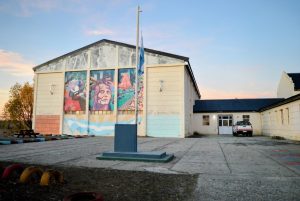 Se avanza con tareas de mantenimiento en la Escuela N°73 de El Calafate