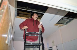 Se avanza con tareas de mantenimiento en la Escuela N°73 de El Calafate