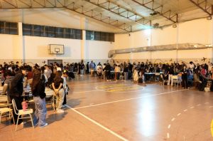 El IPES Caleta Olivia celebró el 25 de Mayo con una gran peña comunitaria