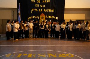 El IPES Caleta Olivia celebró el 25 de Mayo con una gran peña comunitaria