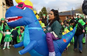 Las comunidades educativas de La Cuenca Carbonífera celebraron con un gran corso el Día de los Jardines de Infantes