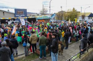 Las comunidades educativas de La Cuenca Carbonífera celebraron con un gran corso el Día de los Jardines de Infantes