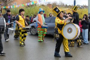 Las comunidades educativas de La Cuenca Carbonífera celebraron con un gran corso el Día de los Jardines de Infantes