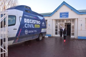 Viva Barrio: El Registro Civil acercó trámites y servicios esenciales a los vecinos del Evita