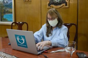 Alicia realizó el registro digital de su firma