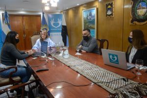 Alicia realizó el registro digital de su firma