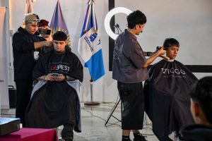La barbería abrió una puerta al mundo laboral para las juventudes santacruceñas