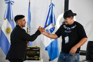 La barbería abrió una puerta al mundo laboral para las juventudes santacruceñas