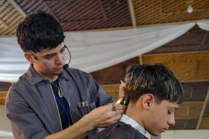 La barbería abrió una puerta al mundo laboral para las juventudes santacruceñas
