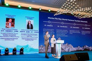 La Provincia se hizo presente en el mayor encuentro mundial de turismo de montaña en China