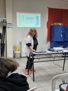 Educación continúa trabajando en las escuelas con la guía “Escuelas que acompañan en comunidad”