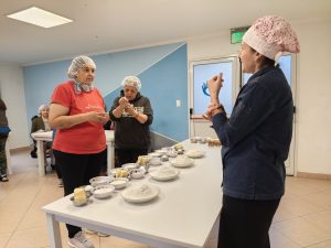 Se realizó taller de pastelería para Adultos Mayores en Recuerdos Compartidos