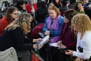 Educación presentó la Guía “Escuelas Que Acompañan en Comunidad” en Caleta Olivia