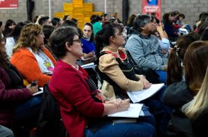 Educación presentó la Guía “Escuelas Que Acompañan en Comunidad” en Caleta Olivia