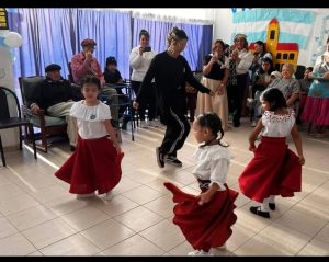 Caleta Olivia: Infancias y adultos mayores compartieron un patio criollo para celebrar el 25 de Mayo