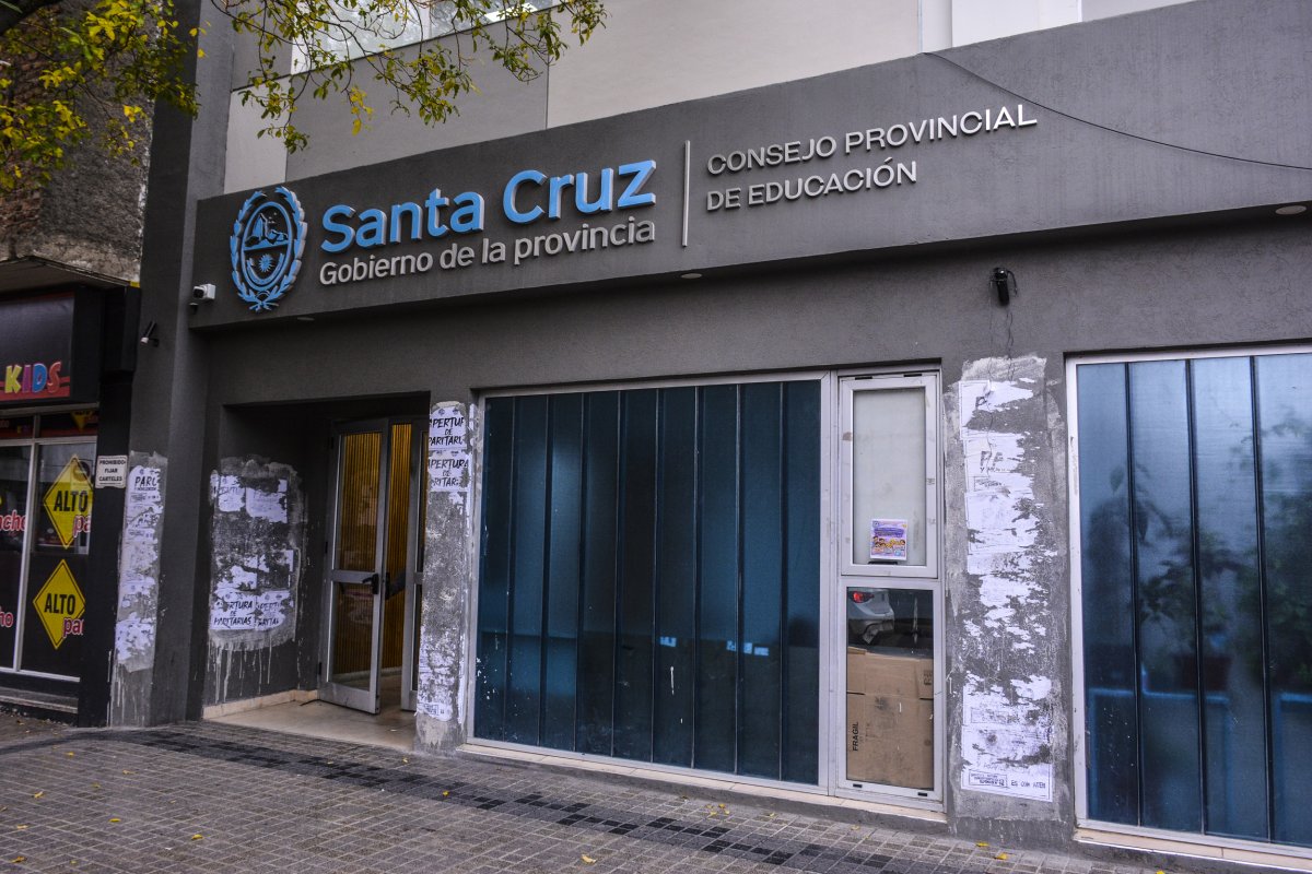 El Gobierno impulsa la construcción del Convenio Colectivo para Auxiliares de la Educación en el ámbito del CPE