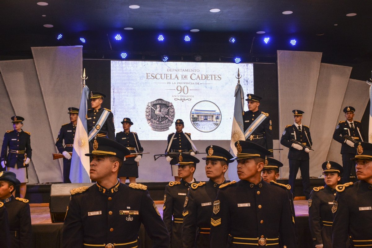 La Escuela de Policía de Santa Cruz celebró 90 años de historia y formación al servicio de la comunidad