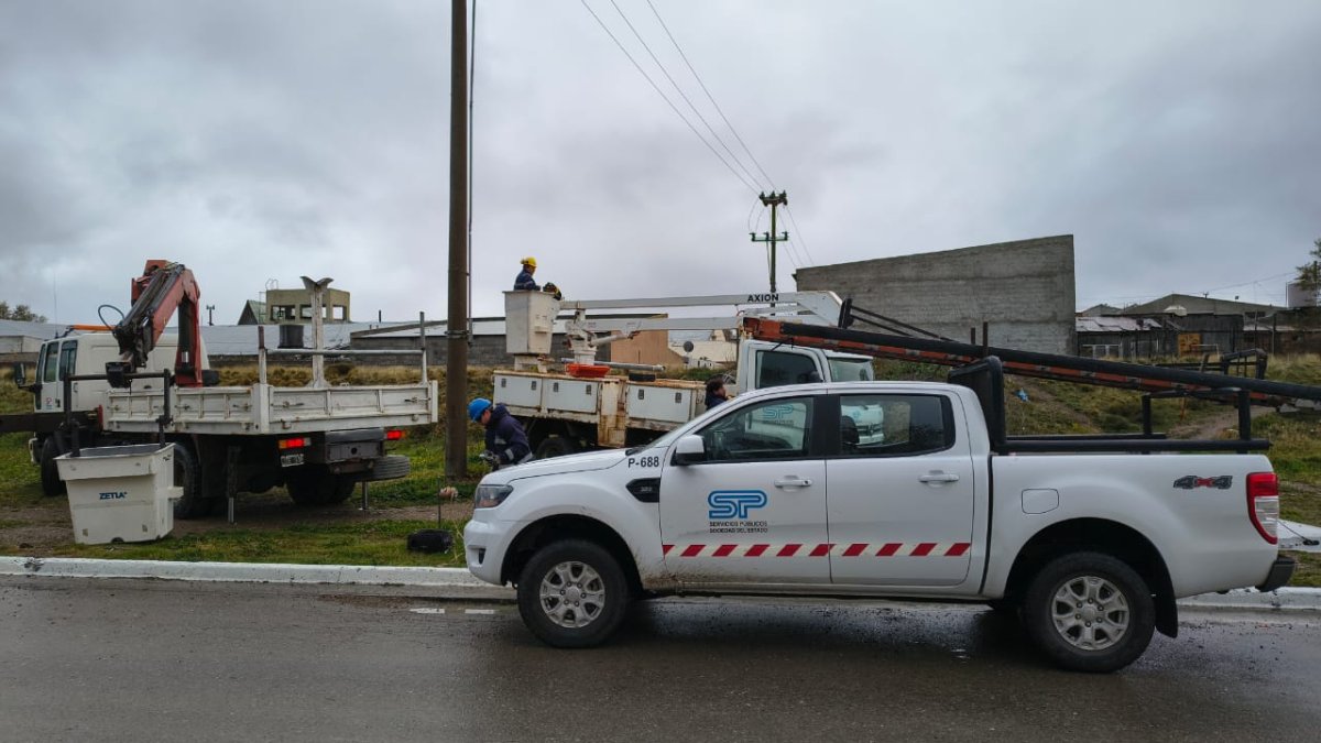 Mantenimiento eléctrico y recuperación del alumbrado público en Puerto Deseado