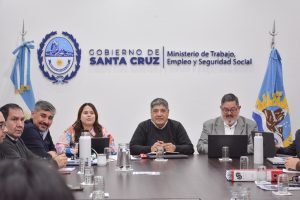 Se realizó la primera reunión paritaria con los gremios que agrupan a los trabajadores del sector público provincial
