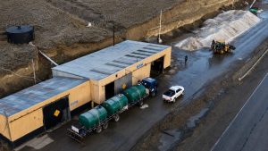 Vialidad Provincial realizó tareas de riego de líquido antihielo sobre la Ruta Nacional N° 40