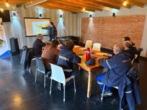 Trabajadores se perfeccionaron en operación técnica, mantenimiento de motores generadores y seguridad laboral en baja tensión.