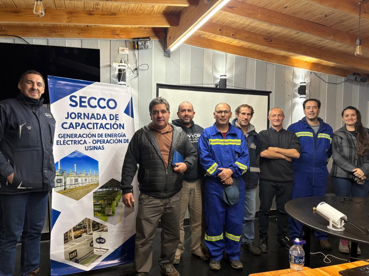 Operarios se perfeccionaron en operación técnica, mantenimiento de motores generadores y seguridad laboral en baja tensión.
