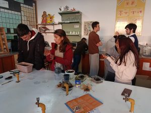 Gobernador Gregores se sumó a la campaña provincial “Compostando en Otoño” con talleres para estudiantes