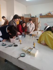 Gobernador Gregores se sumó a la campaña provincial “Compostando en Otoño” con talleres para estudiantes