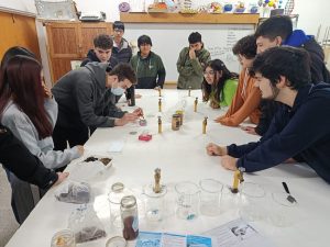 Gobernador Gregores se sumó a la campaña provincial “Compostando en Otoño” con talleres para estudiantes