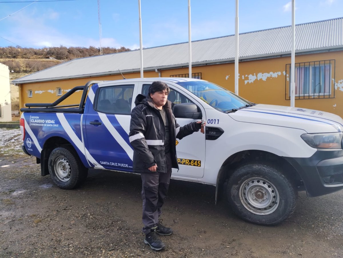Vialidad Provincial refuerza el Plan Invernal con la entrega de una camioneta 4x4 en 28 de Noviembre