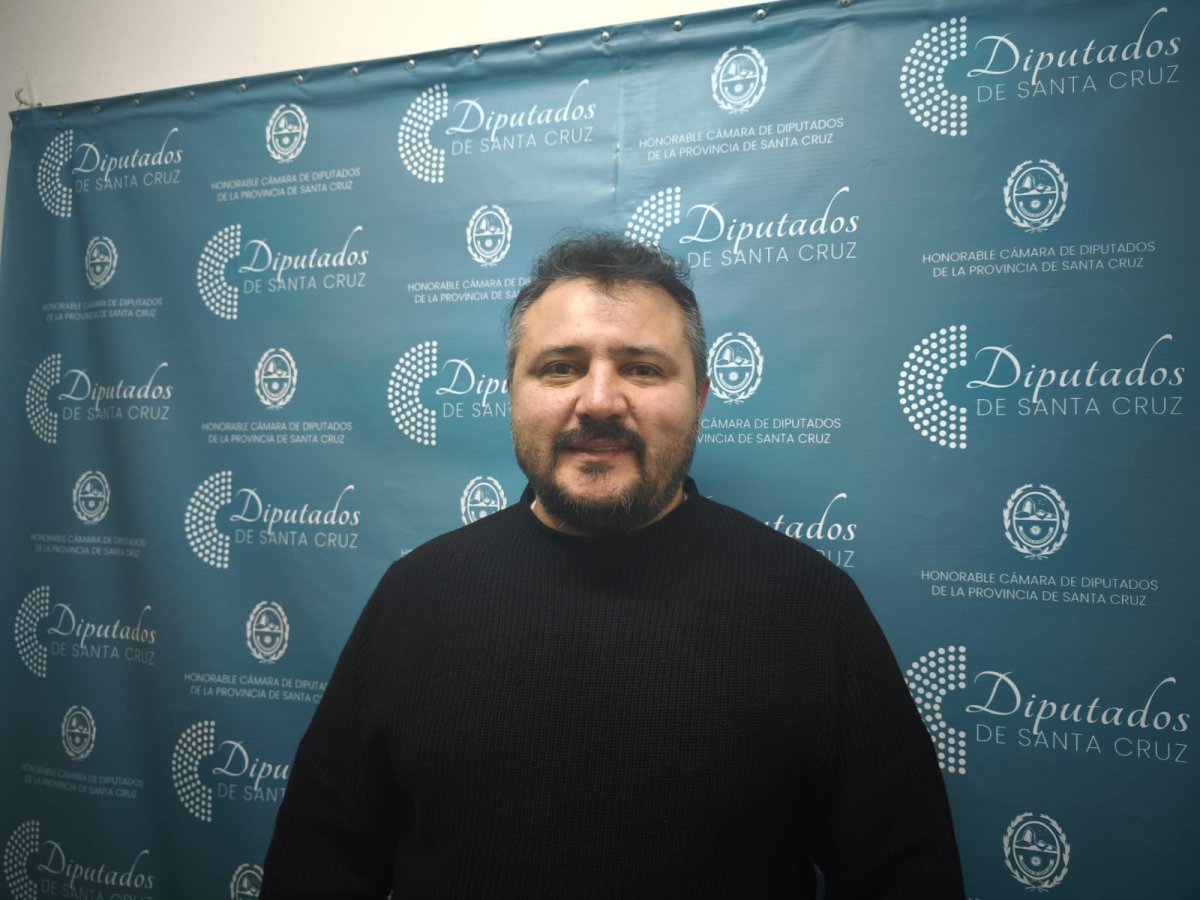 Carrizo: “Esta Ley podrá generar puestos de trabajo y resolverá un problema histórico dentro de Caleta Olivia”