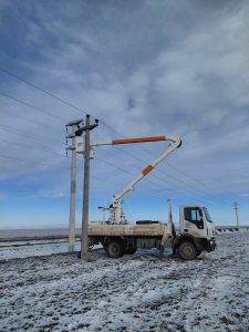 Río Gallegos: Servicios Públicos desplegó un intenso operativo para restablecer el servicio eléctrico tras el temporal
