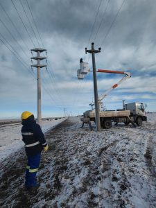 Río Gallegos: Servicios Públicos desplegó un intenso operativo para restablecer el servicio eléctrico tras el temporal