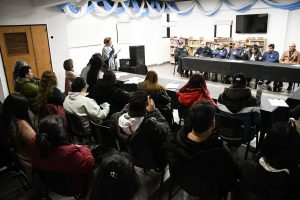La Biblioteca Provincial cerró el ciclo de cafés literarios sobre Malvinas con memoria y emoción compartida