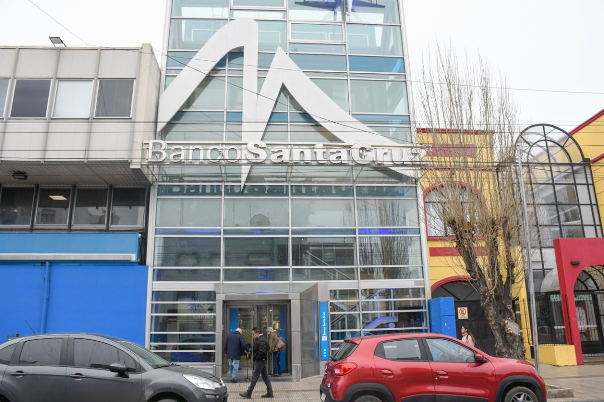 Banco Santa Cruz.