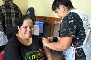 Salud llevó adelante una jornada de vacunación y recreativa en el Centro de Jubilados Judiciales