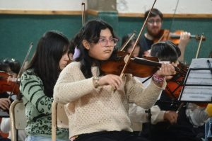 Con más de 100 jóvenes músicos en escena se realizó un encuentro de cuerdas 