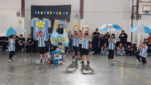 Escuelas rurales de Santa Cruz celebraron la Promesa de Lealtad a la Bandera en un encuentro regional