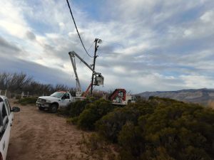 Lago Posadas: Realizan mejoras clave para optimizar la calidad y confiabilidad del servicio eléctrico