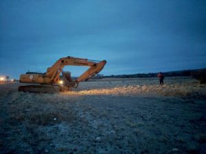 Gobernador Gregores: realizan tareas preventivas de limpieza de desagües para reducir riesgos de inundación