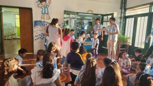 Con pasión y trabajo en equipo, la Escuela Rural Nº 2 de Gobernador Gregores palpita el mundial 2026