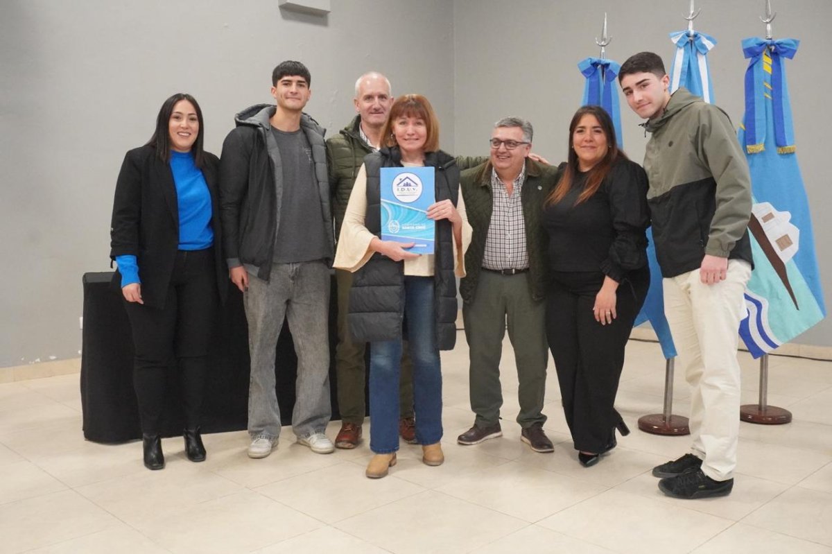 El IDUV hizo posible que más familias de Piedra Buena accedieran a la escritura de sus hogares