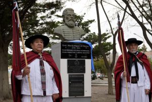 Educación acompañó el homenaje al General Martín Miguel de Güemes en Caleta Olivia