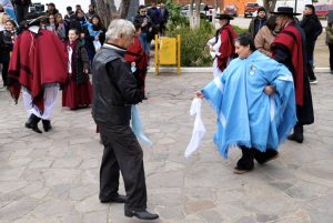Educación acompañó el homenaje al General Martín Miguel de Güemes en Caleta Olivia