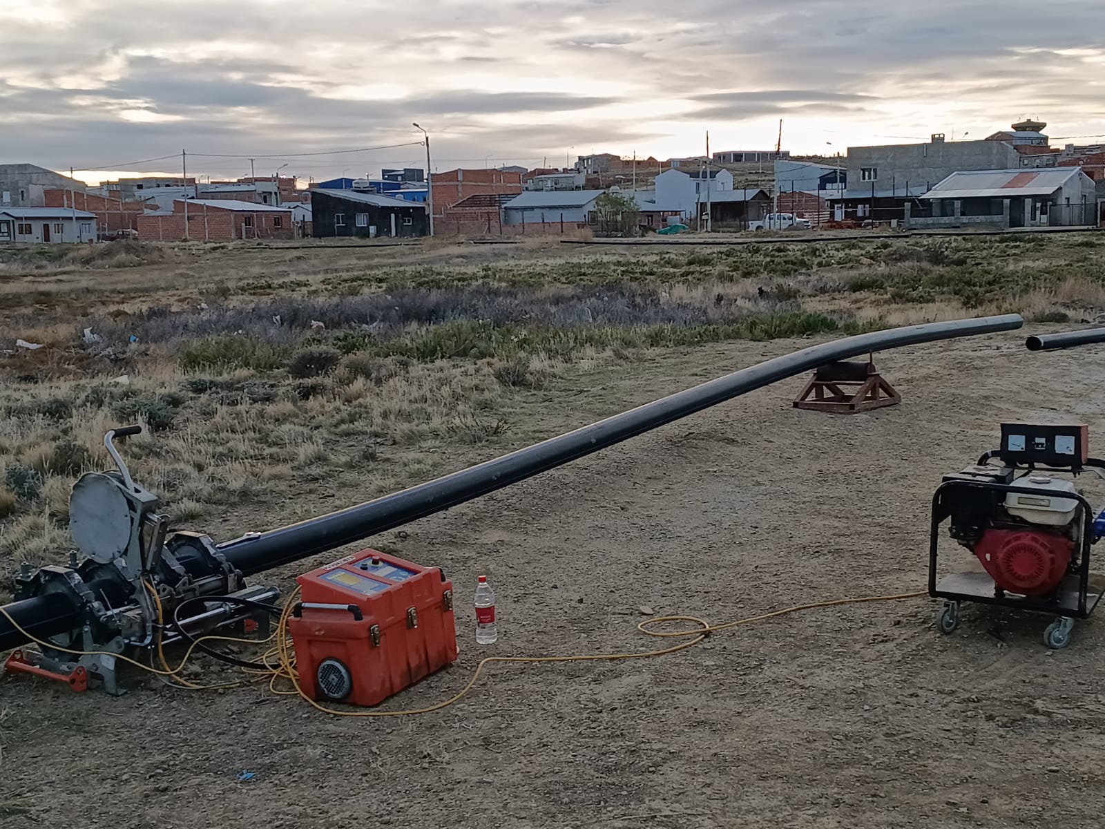 Puerto San Julián: Servicios Públicos puso en marcha una etapa clave de la obra cloacal de los 500 Lotes