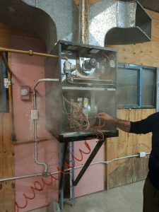 Educación continúa trabajando en la infraestructura escolar en La Cuenca Carbonífera