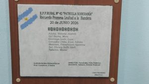 Con emoción y orgullo, estudiantes de escuelas rurales prometieron lealtad a la Bandera