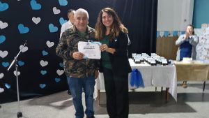 Estudiantes de la modalidad de jóvenes y adultos prometieron lealtad a la bandera nacional