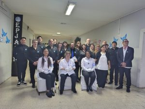 Estudiantes de la modalidad de jóvenes y adultos prometieron lealtad a la bandera nacional