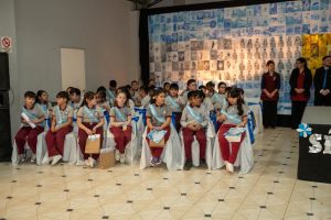 Emoción y compromiso: Estudiantes de Río Turbio realizaron la Promesa de Lealtad a la Bandera